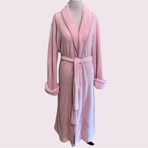 Time Out-Long Plush Pink Bathrobe-Size M– Soft & Cozy, Spa Vibes!